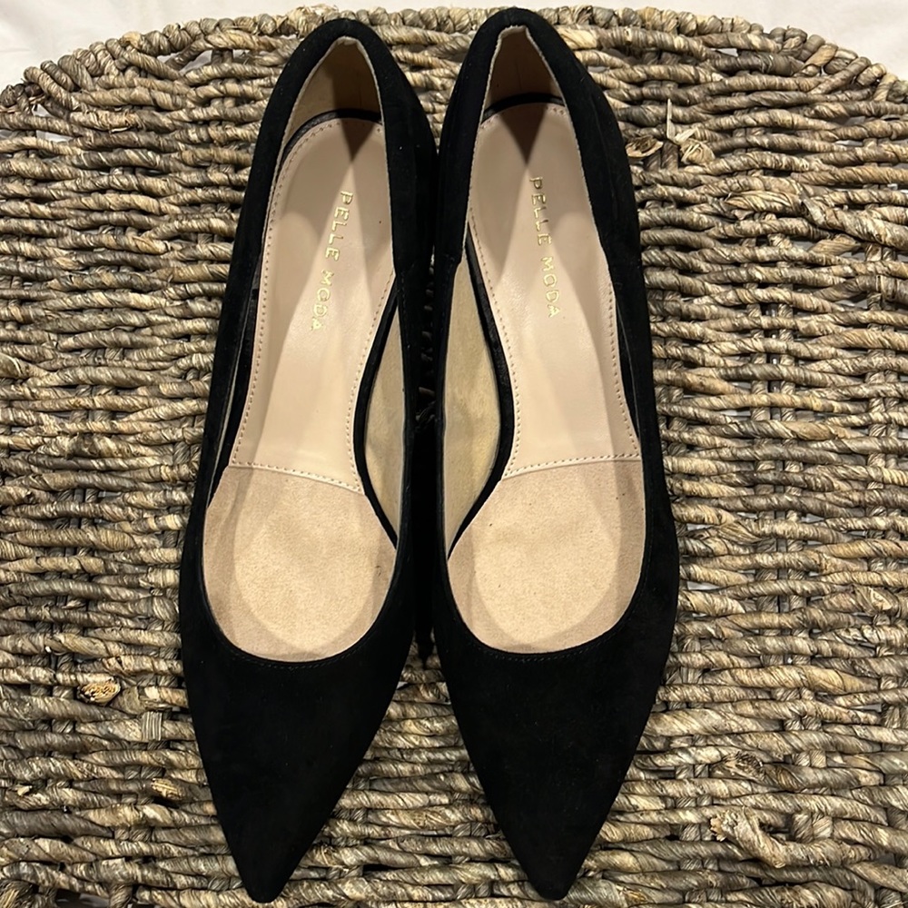 Pelle Moda 🌟 Black Suede Kind heel